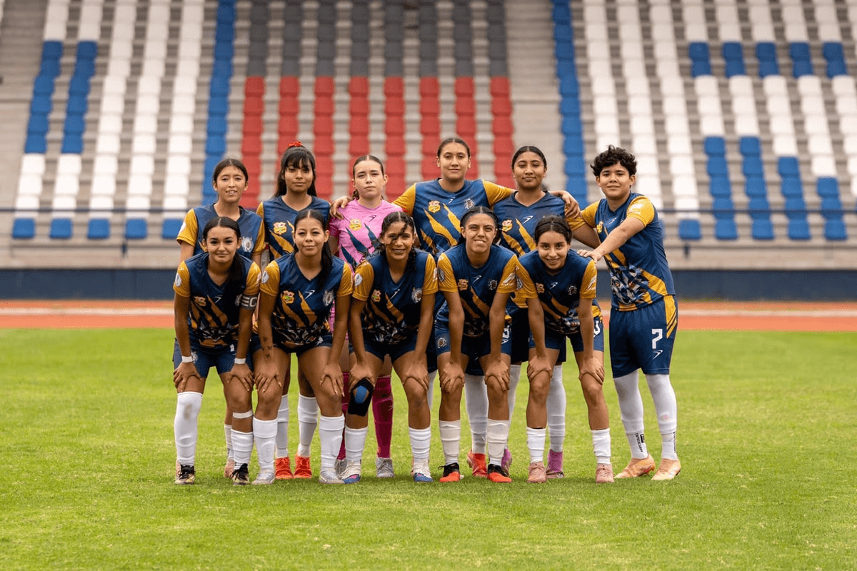 Plantel del Atlético Morelia-UMSNH Femenil. Foto de archivo: Universidad Michoacana, octubre de 2026.